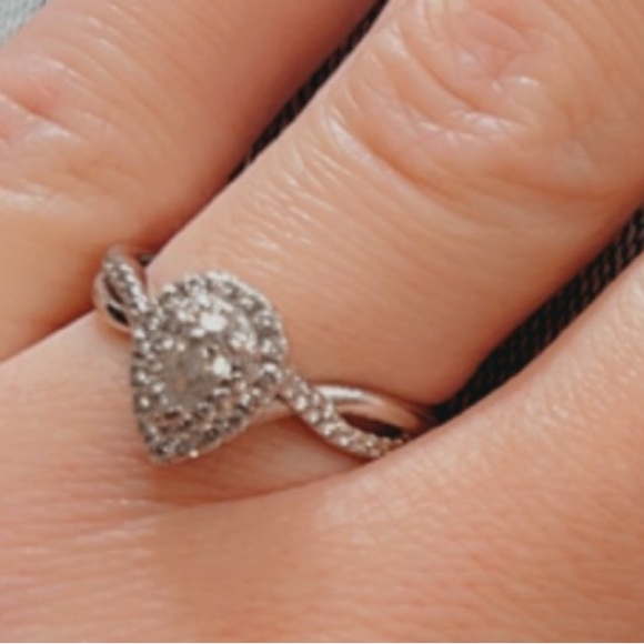 Pear Shape Engagement Ring